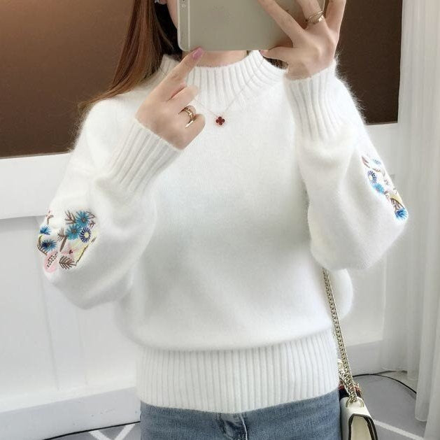 Sweter z Dzianiny Kaszmirowej z Kwiatowym Haftem