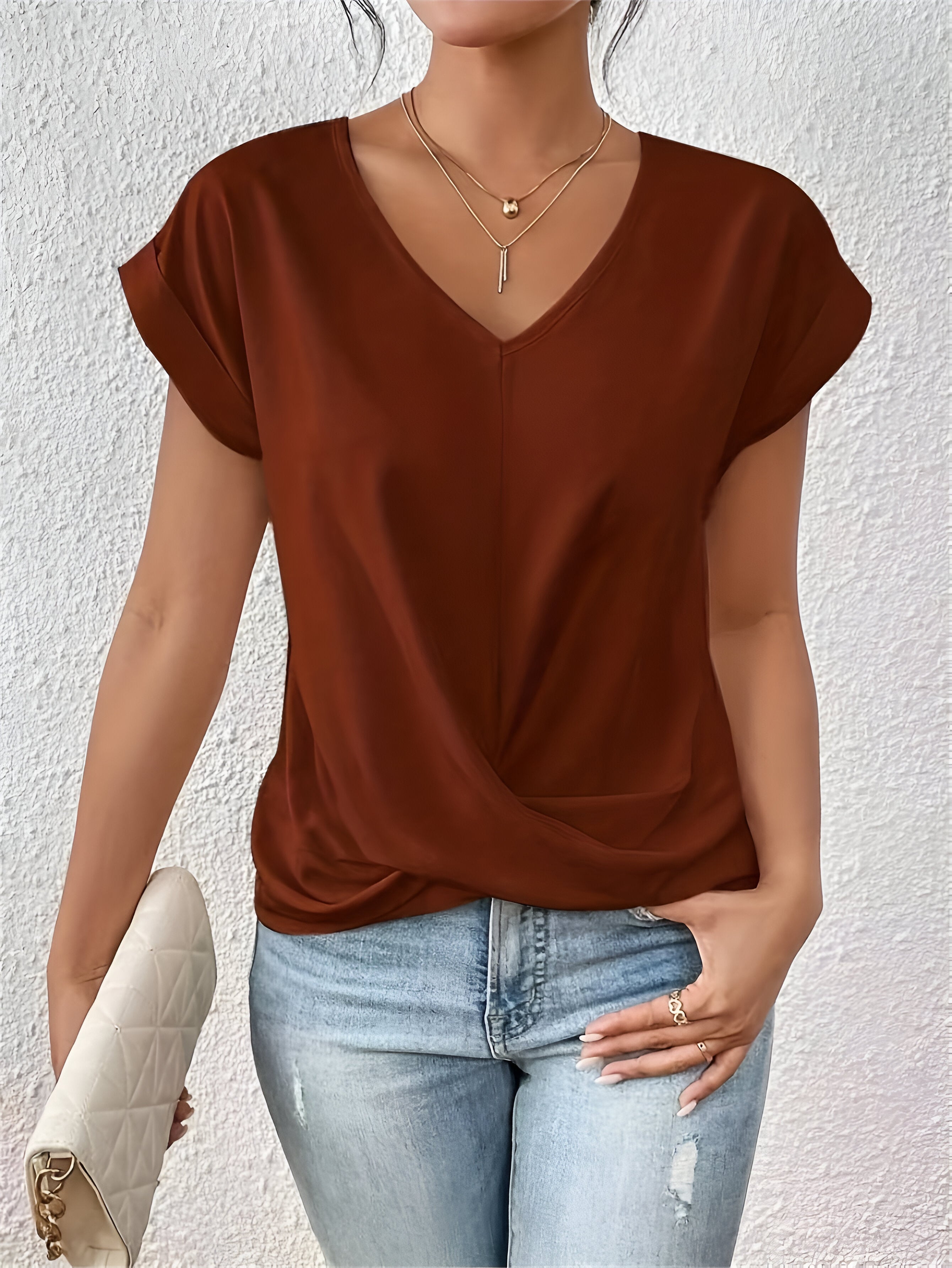 NOËLLE™ | Casual T-shirt z dekoltem w kształcie serca