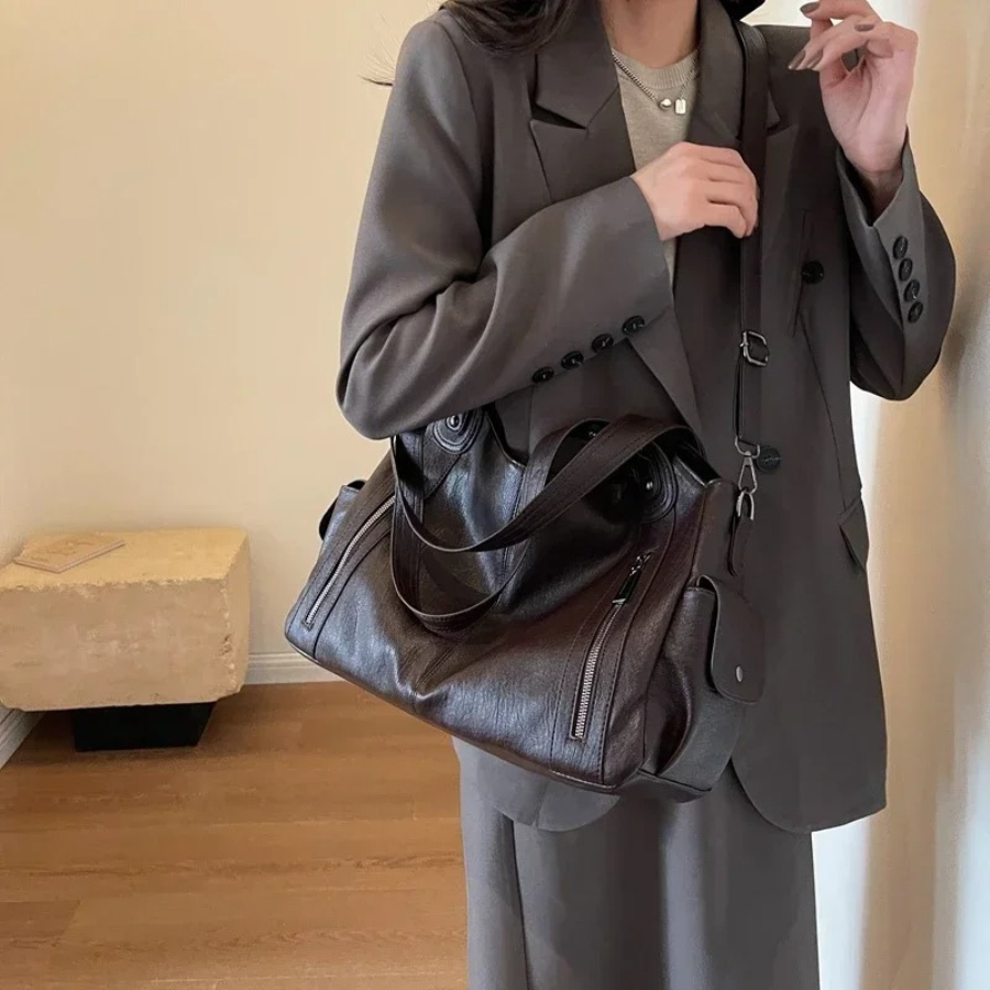 Amber | Elegancka Czarna Torebka na Ramię z Funkcjonalnym Designem