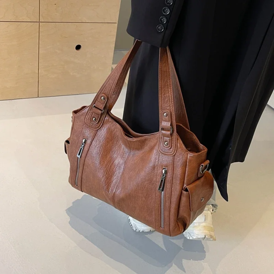 Amber | Elegancka Czarna Torebka na Ramię z Funkcjonalnym Designem