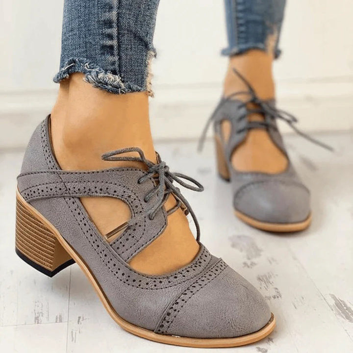 Evelyn | Eleganckie T-Strap Szpilki z Nowoczesnym Akcentem