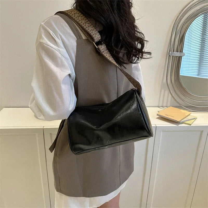 Florencja | Elegancka Minimalistyczna Torebka Przez Ramię z Wzorzystym Paskiem