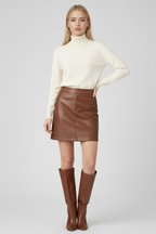 Isabella | Elegancki Sweter z Golfem w Kolorze Morelowym o Slim Fit