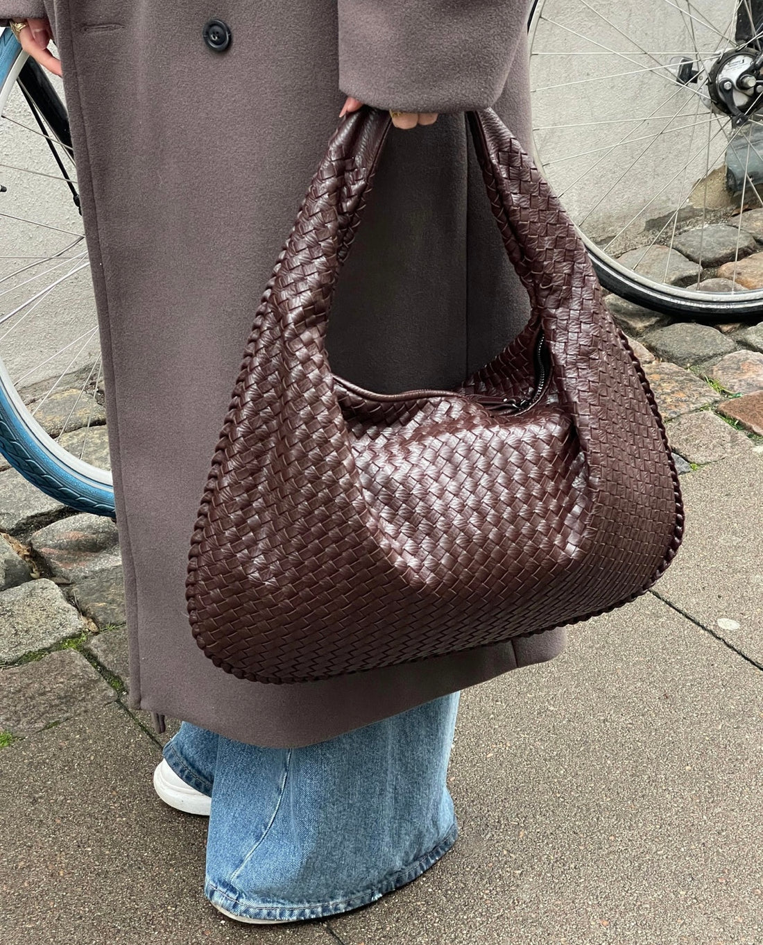 Isabella | Elegancka Czarna Torba Tote z Wegetariańskiej Skóry
