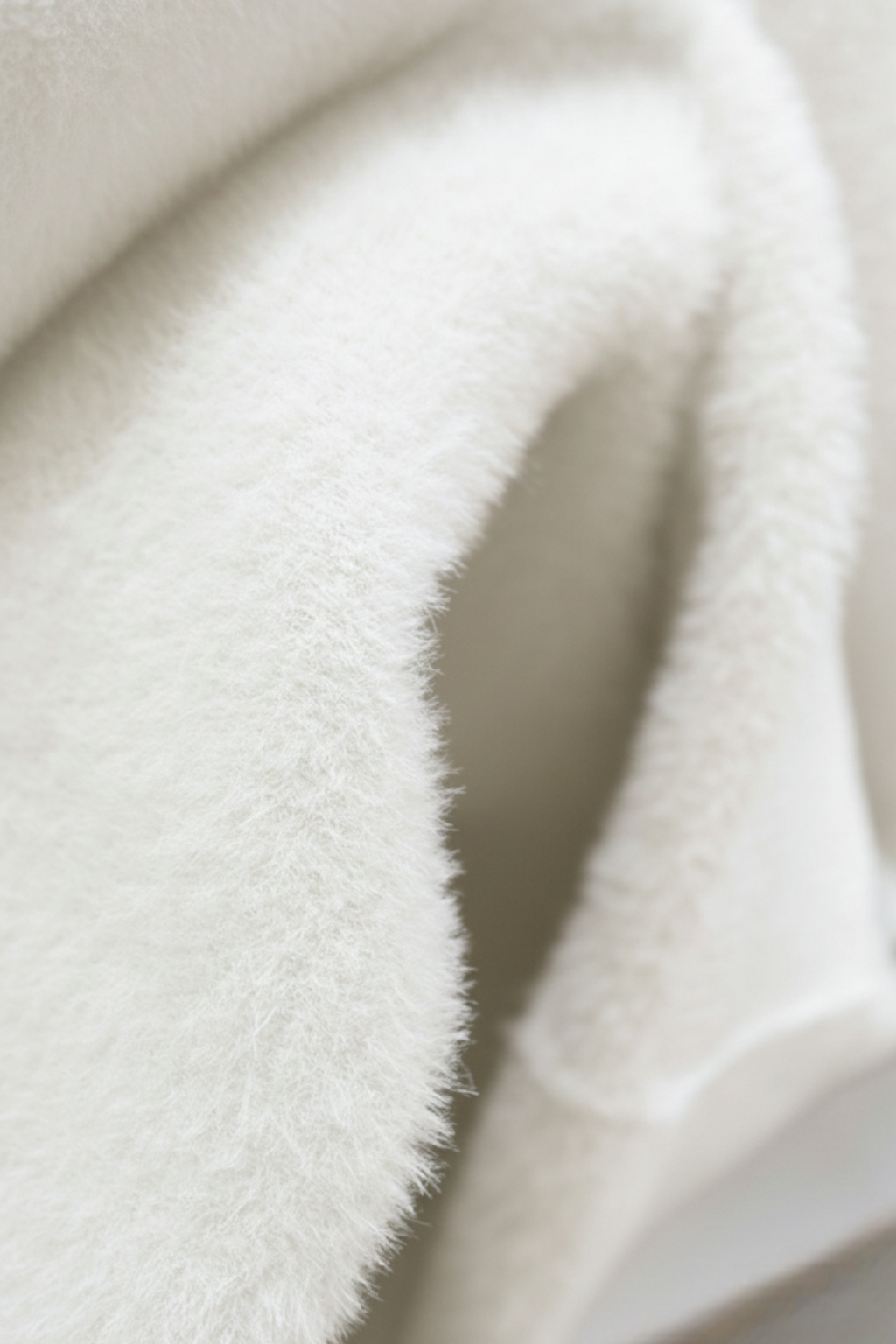 Isabella | Elegancki Slim Fit Biały Sweter z Golfem
