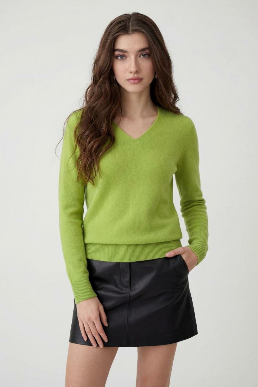 Serena | Przytulny Jasnozielony Sweter z Dekoltem w Serek dla Kobiet o Flattering Fit