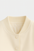Serena | Elegancka Biała Kurtka Bomber z Ponadczasowym Designem