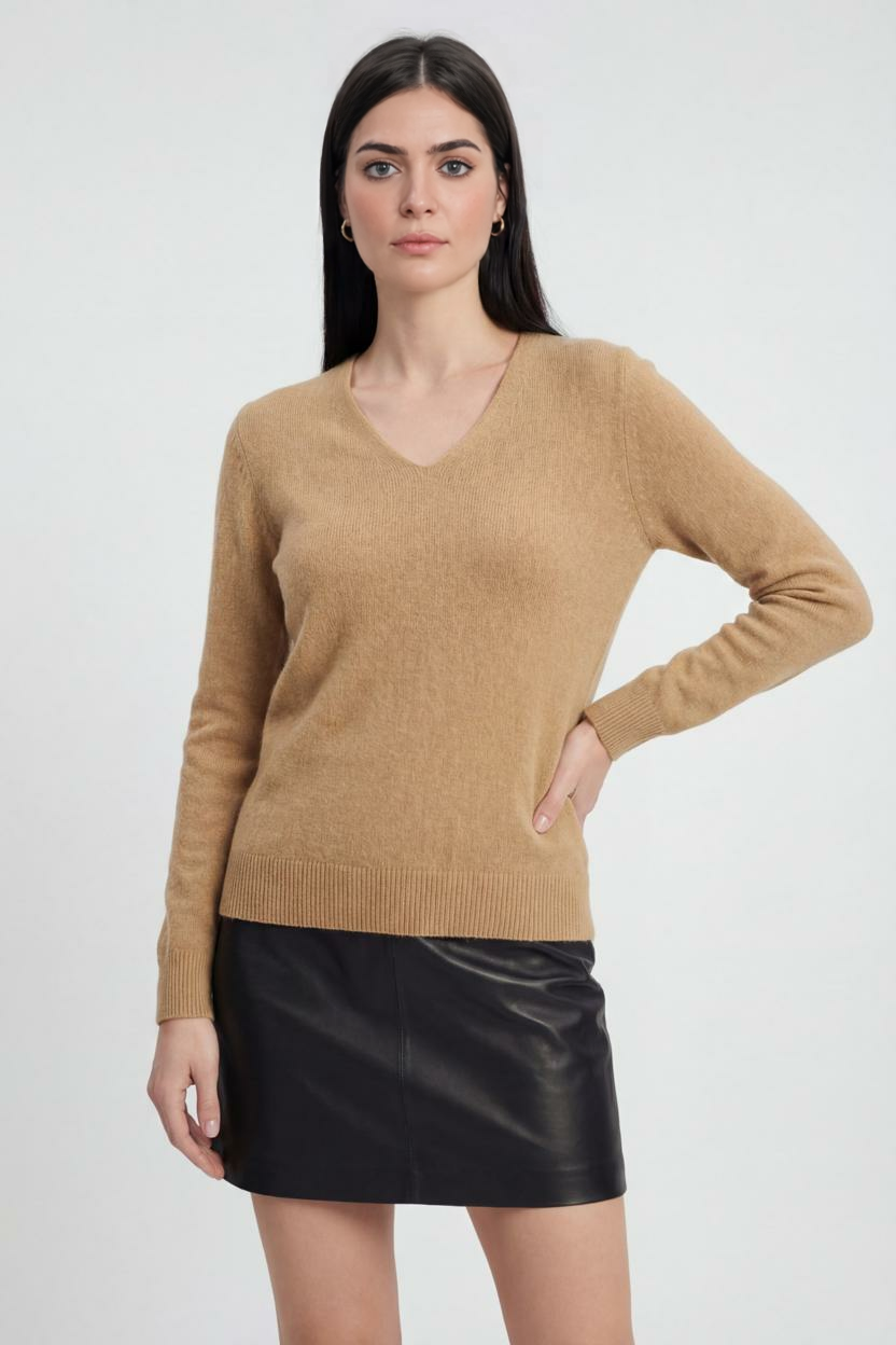 Sophia | Przytulny Brązowy Sweter z Dekoltem w Serek o Efektownym Kroju