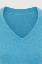 Sophia | Flattering Light Blue V-Neck Women's Sweater with Fitted Silhouette