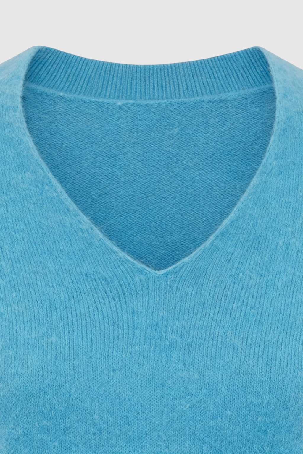 Sophia | Flattering Light Blue V-Neck Women's Sweater with Fitted Silhouette