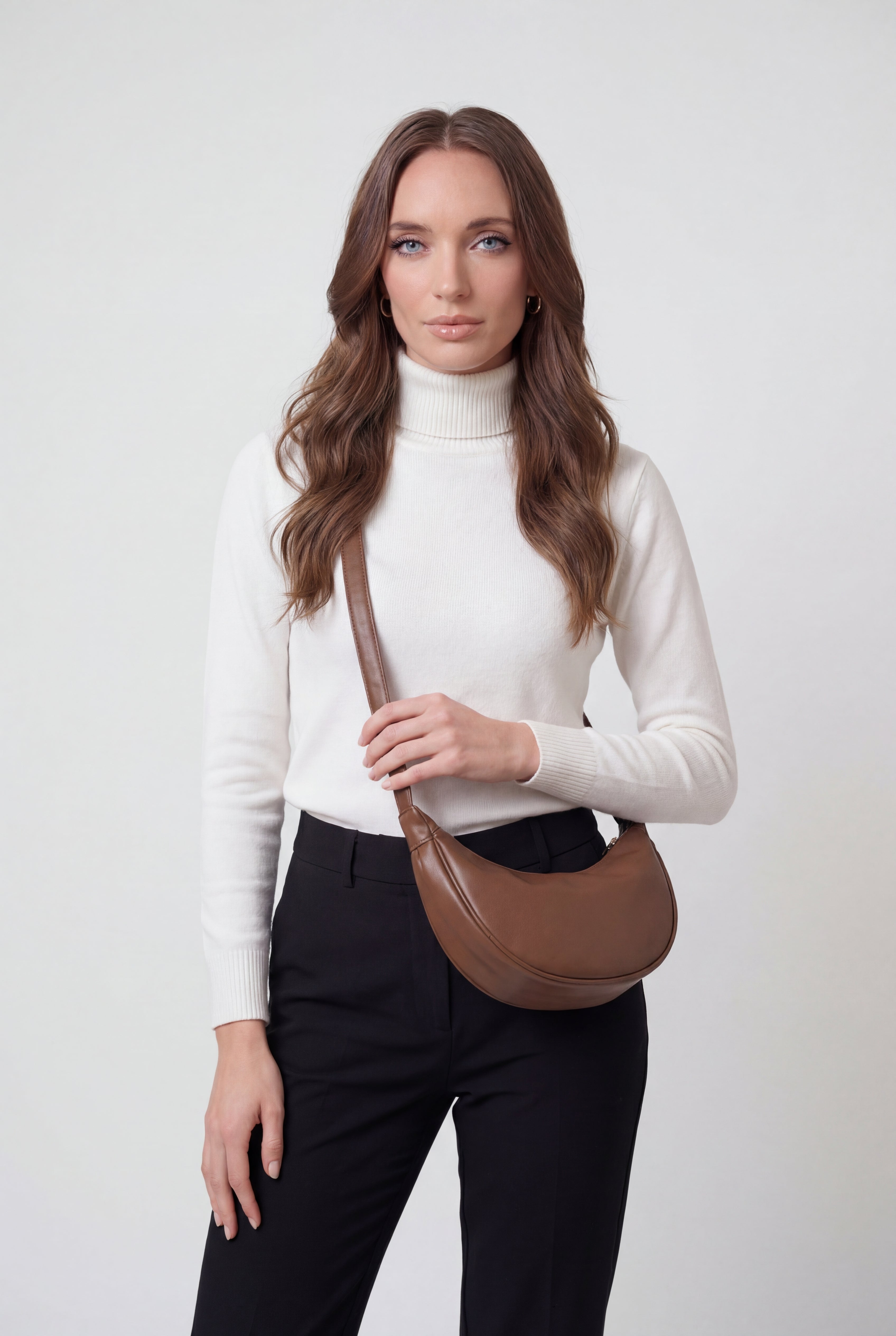 Victoria | Elegancka Torebka na Pasek z Regulacją i Wiele Kieszeni