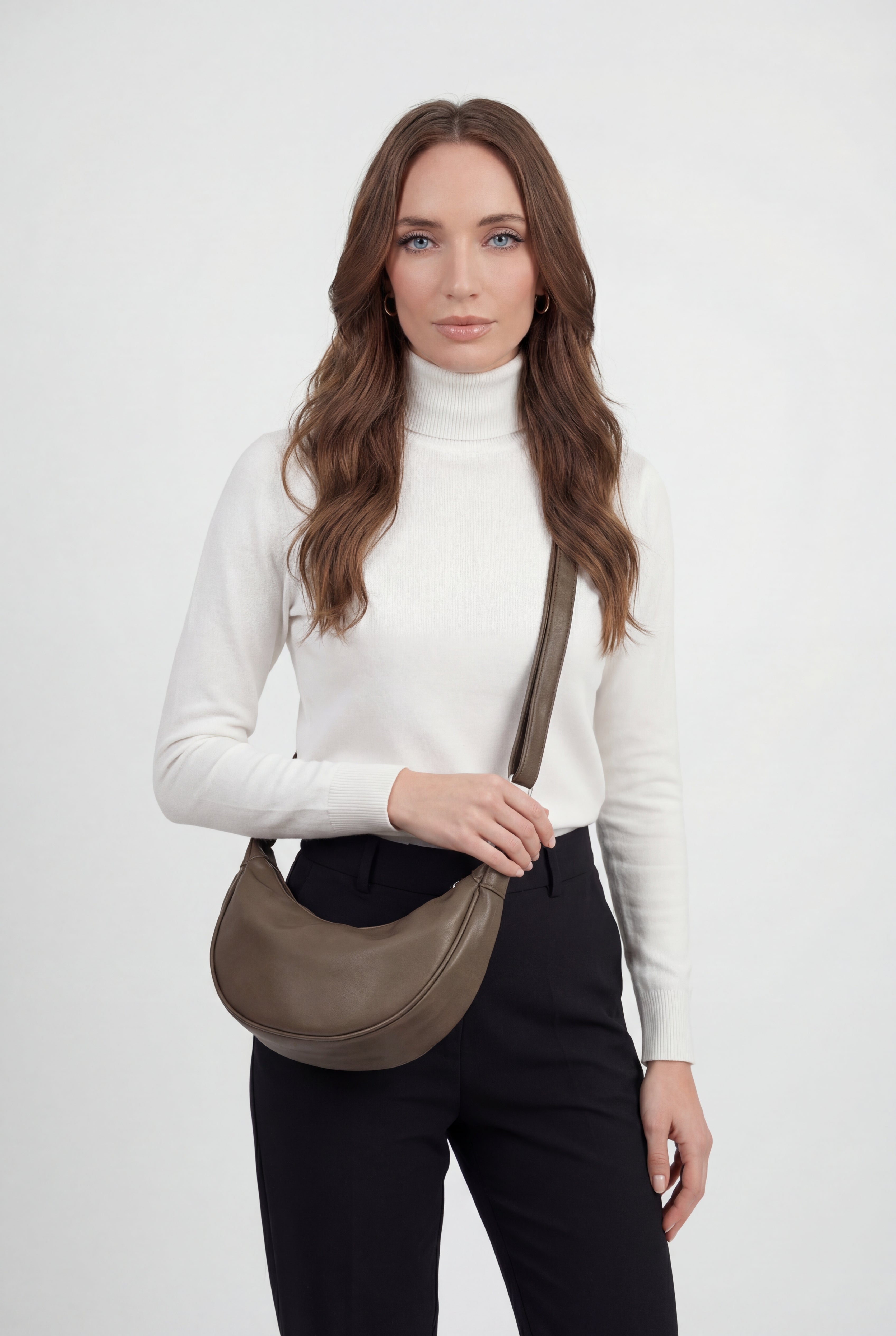Victoria | Elegancka Torebka na Pasek z Regulacją i Wiele Kieszeni