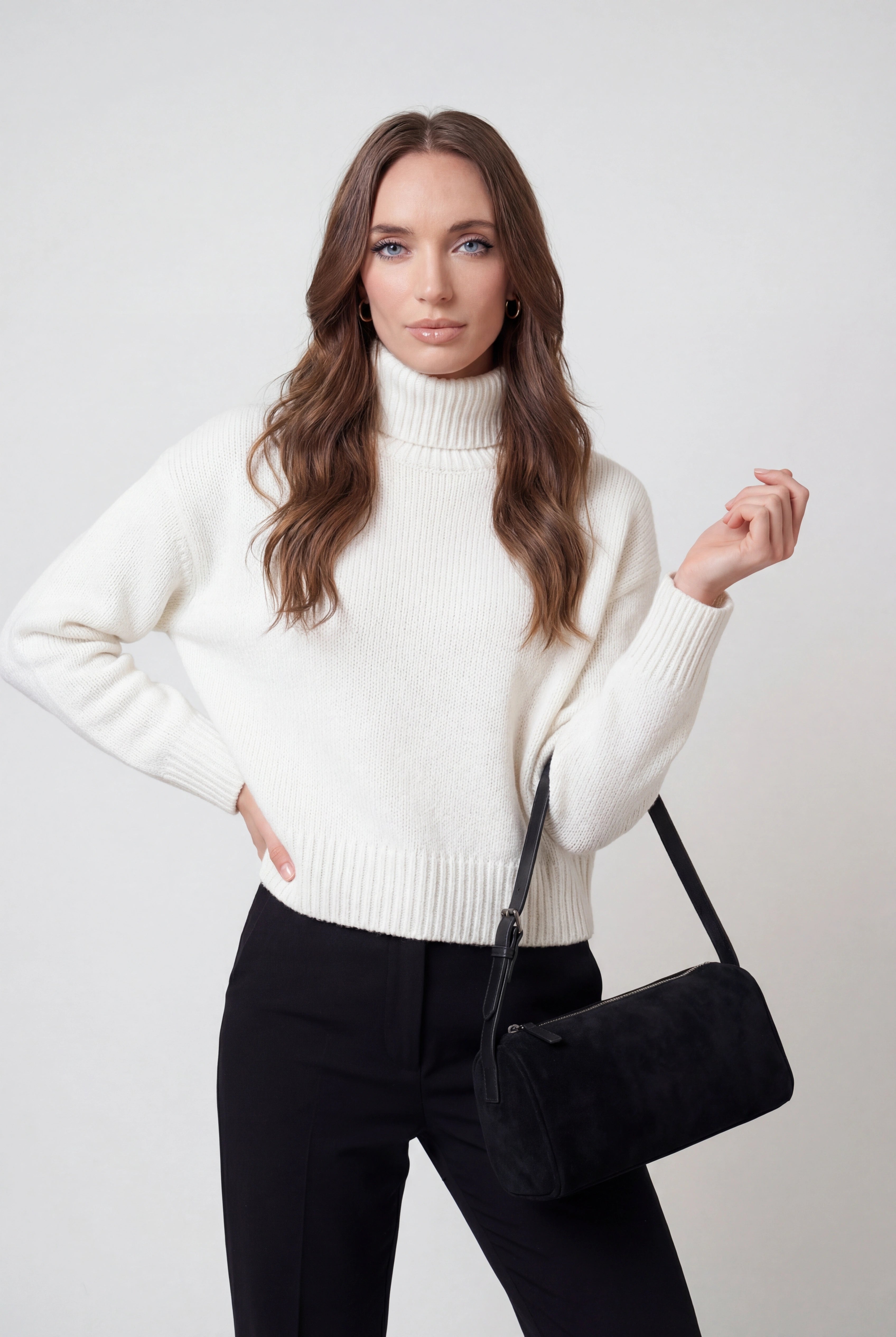 Victoria | Elegancka Czarna Mini Torebka na Ramię z Regulowanym Paskiem