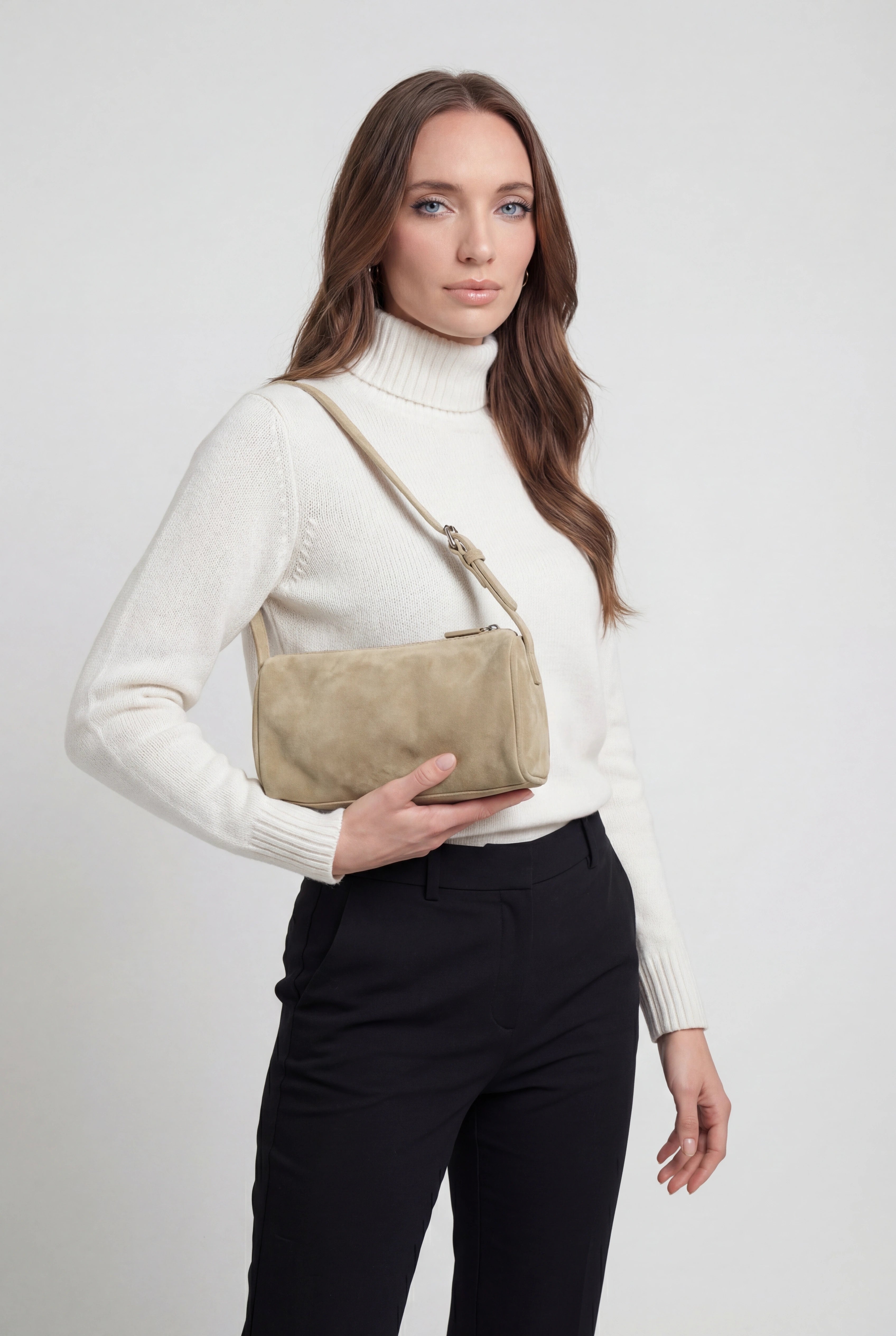 Victoria | Elegancka Czarna Mini Torebka na Ramię z Regulowanym Paskiem
