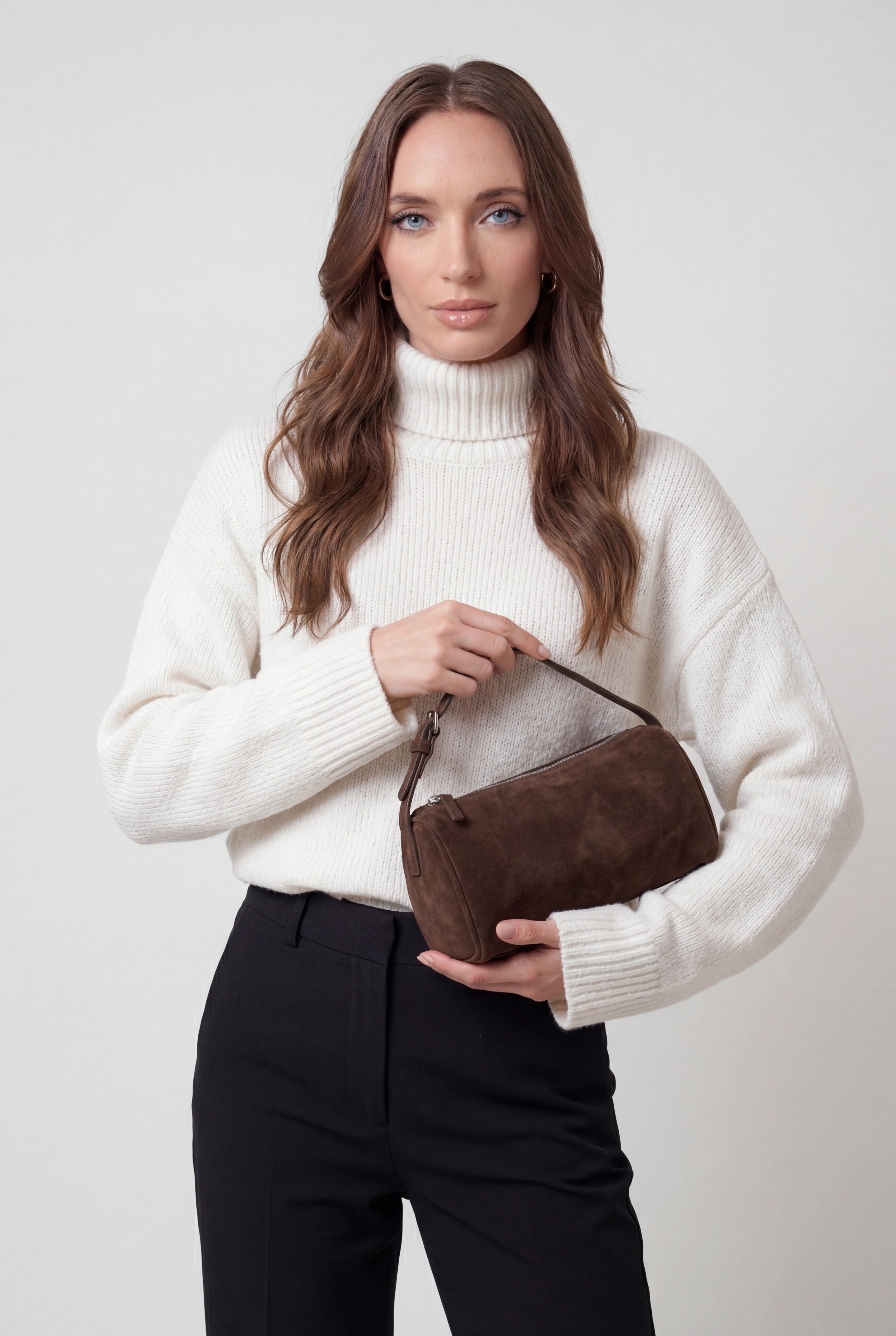 Victoria | Elegancka Czarna Mini Torebka na Ramię z Regulowanym Paskiem