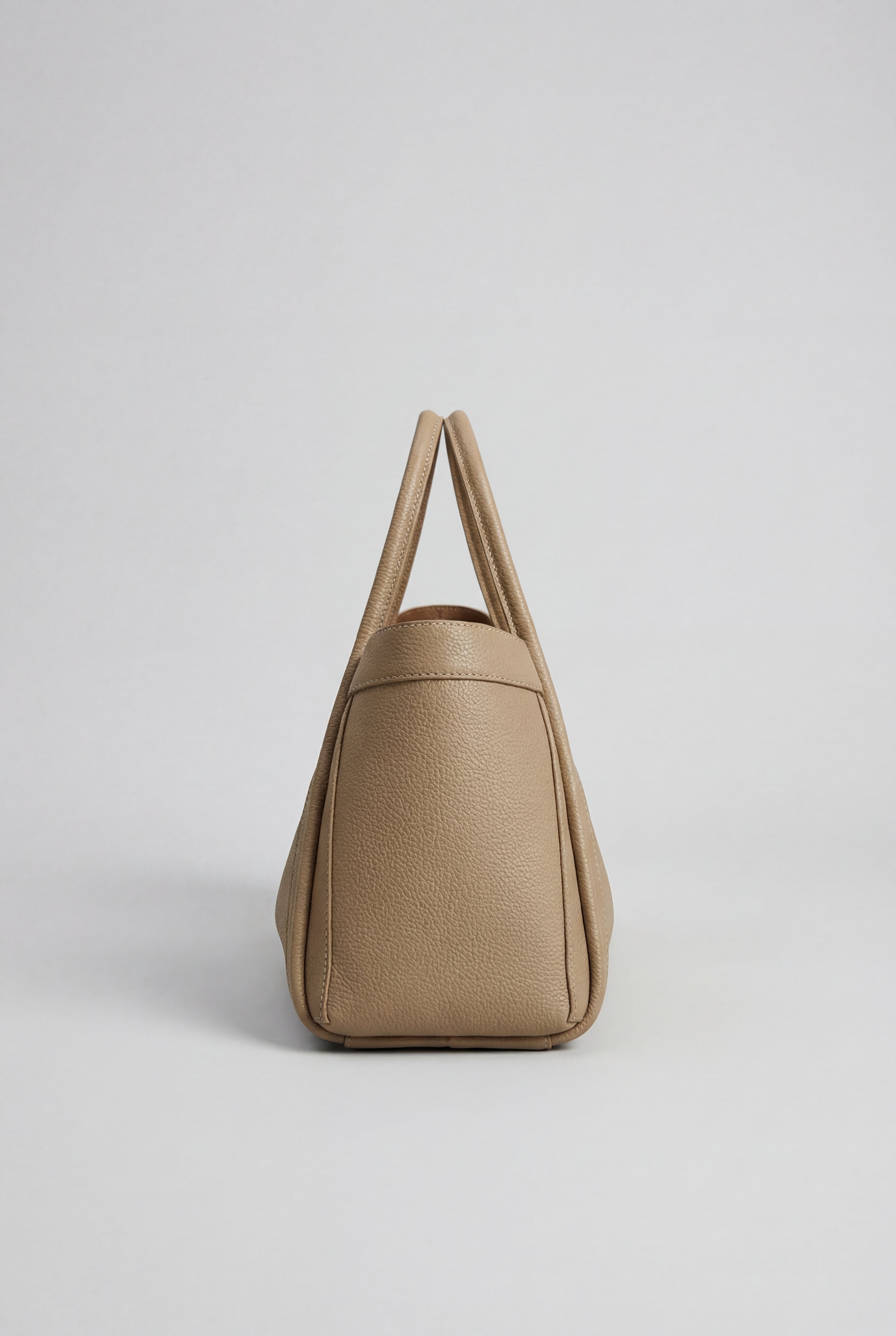 Victoria | Elegancka czarna torba tote z przestronnymi kieszeniami