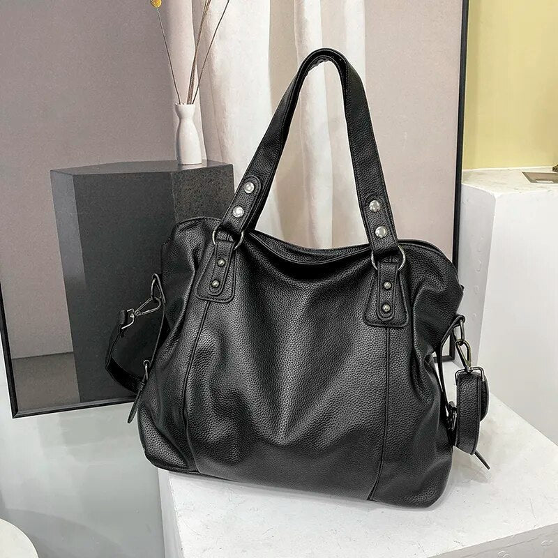 Victoria | Elegancka Czarna Torba na Ramię z Przestronnym Wnętrzem