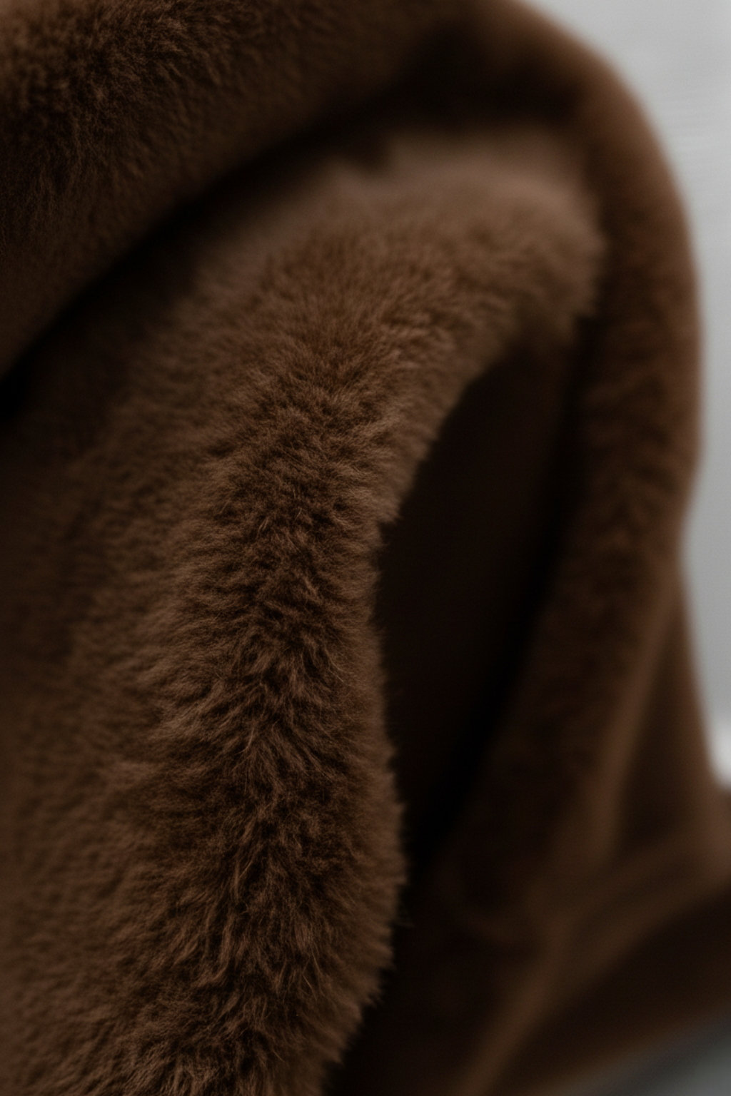 Victoria | Elegancki Brązowy Sweter z Golfem o Slim Fit