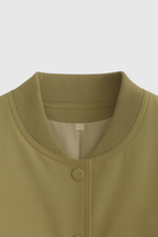 Victoria | Elegancka oliwkowa kurtka bomber z ponadczasowym designem