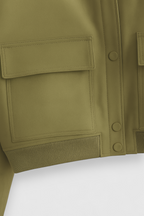 Victoria | Elegancka oliwkowa kurtka bomber z ponadczasowym designem